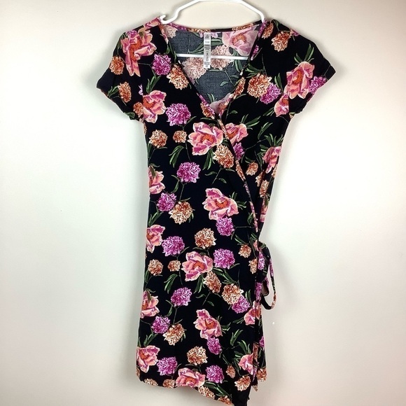 RIPZONE WRAP FLORAL SUMMER DRESS NWOT - Picture 2 of 7